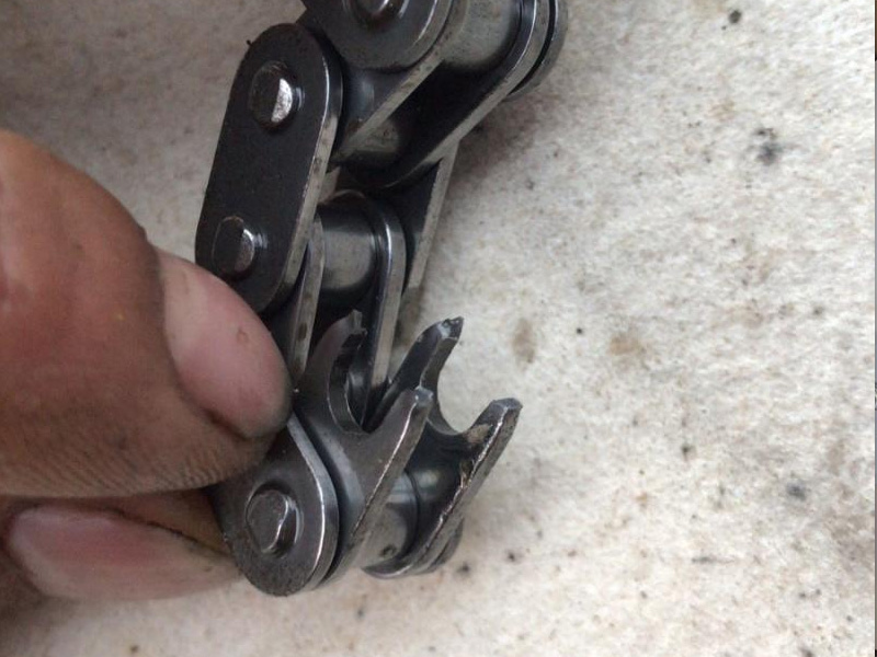 بالتأكيد ، إليك ترجمة الأعراض التي قد تحدث عندما تفشل سلسلة التوقيت في شاحنة: